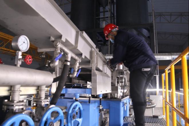 聚焦项目引建 | 佩浦聚酯环保切片项目投入试生产，普通机械设备安装服务构筑坚实基石